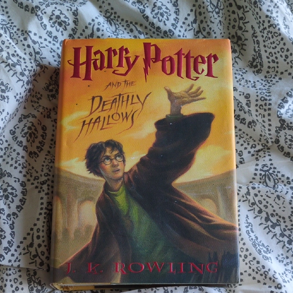 Scholastic Harry Potter and the Deathly Hallows Year 7Book - Red and Brown Cover